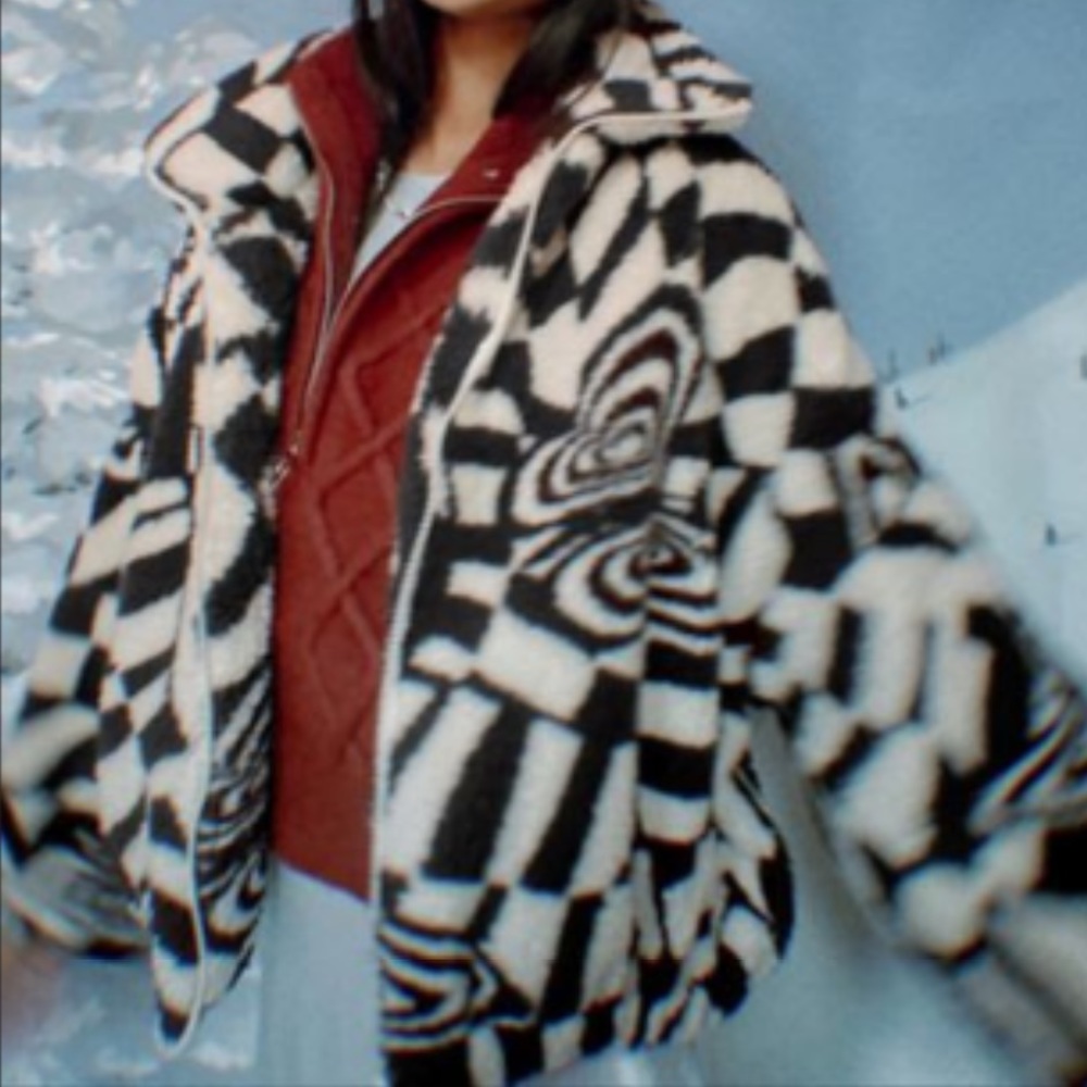 UO Olivia Print Sherpa Jacket (S)